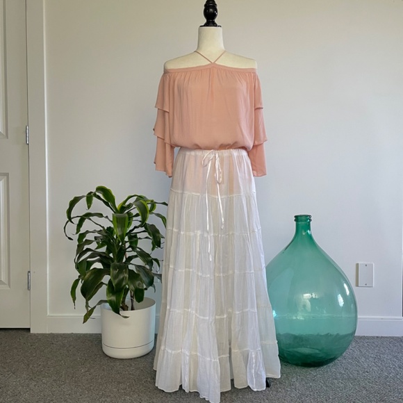 ** SOLD ** Pink Cold Shoulder Crepe Blouse - Size M - Picture 3 of 12